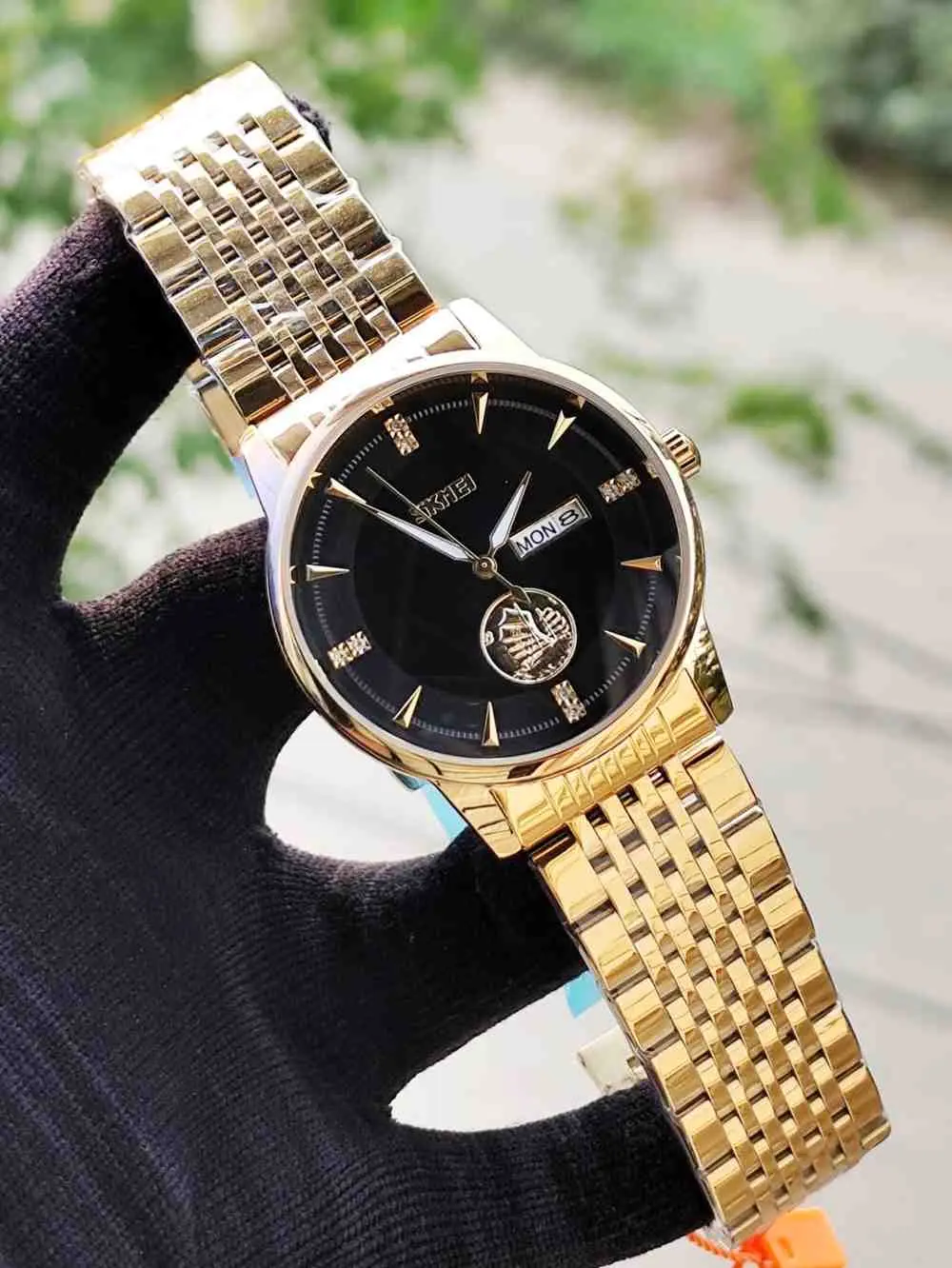 Gold - Black