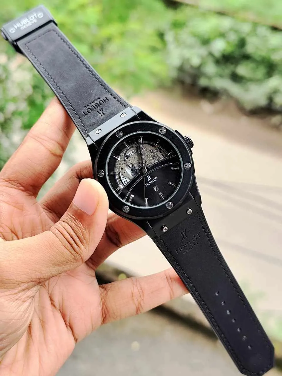 Full Black